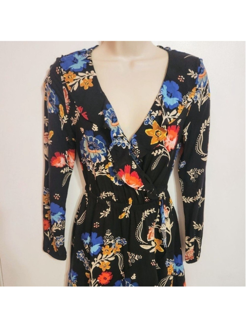 Express Black Floral V-Neck Fit & Flare Mini Dress Small - Picture 2 of 11